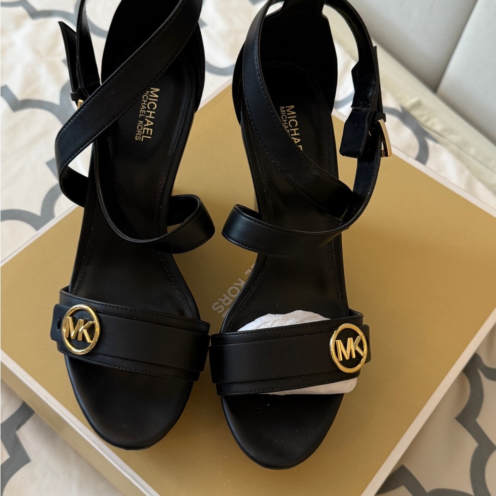 Michael Kors Black Wedge Sandals size 9 NIB - Picture 4 of 6